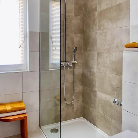 Delfin Rab Supetarska Draga